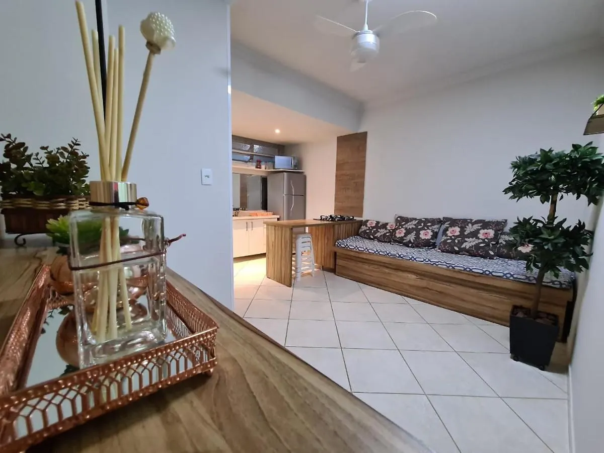 Apartamento na Av Atlantica com Ar Condicionado Balneário Camboriú