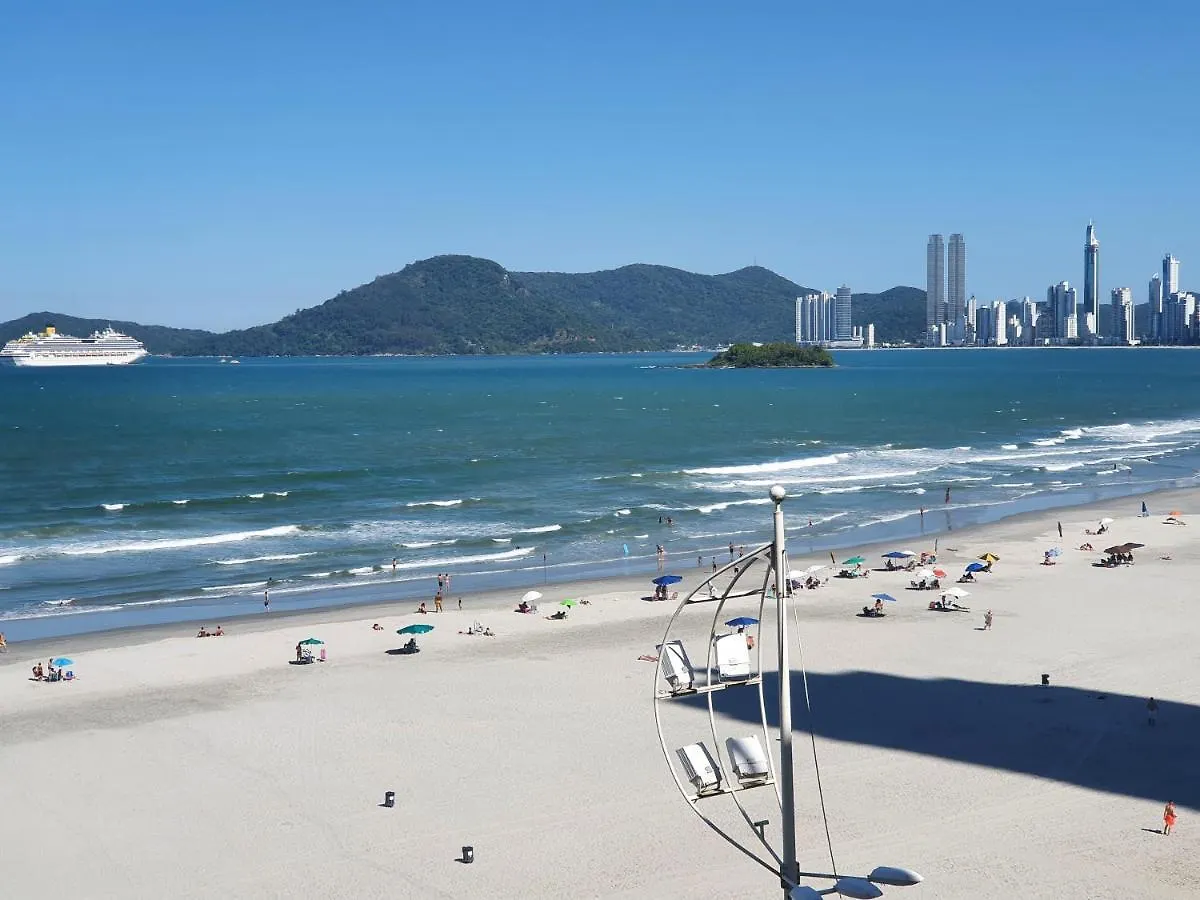Apartamento na Av Atlantica com Ar Condicionado Balneário Camboriú 0*,  Brasil